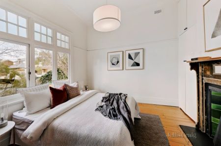 2 Bed, 1 Bath - Photo 5