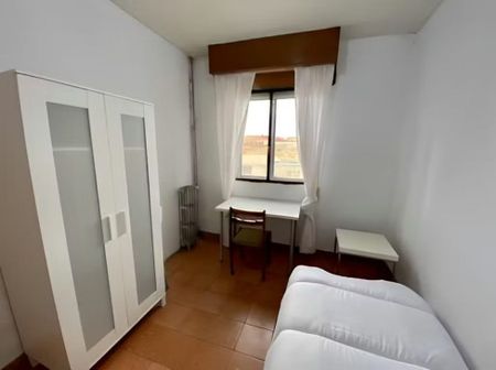 Avenida del Manzanares, Madrid, Community of Madrid 28019 - Foto 2