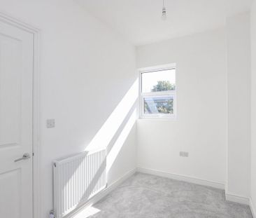 3 bedroom terraced house to rent - Photo 3