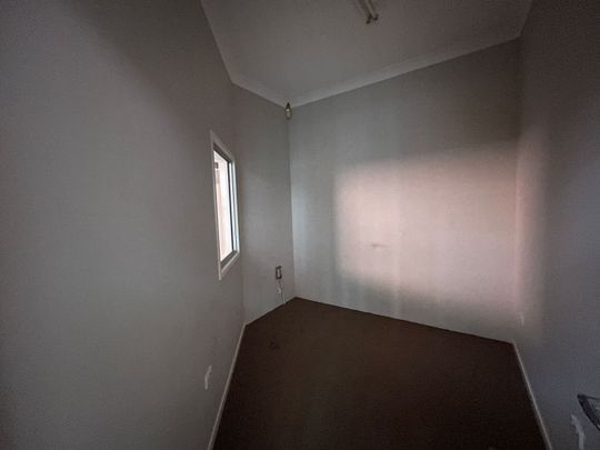 Modern 2-Bedroom Flat in the Heart of the CBD – Utilities Included! - Photo 1