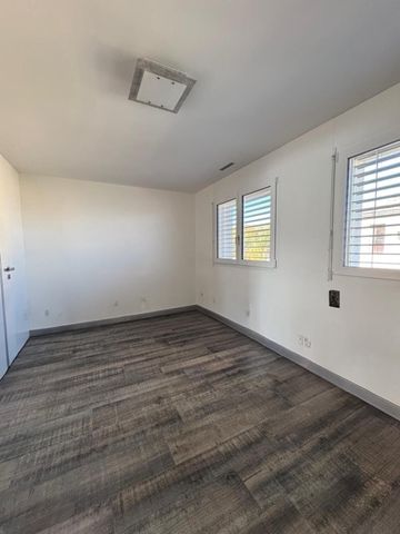 Beautiful 4.5-room duplex in Genolier - Photo 5