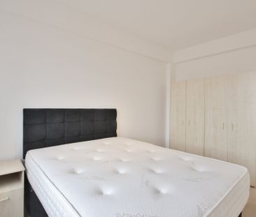 Latymer Court, Hammersmith Road, Hammersmith, London, W6 - Photo 5