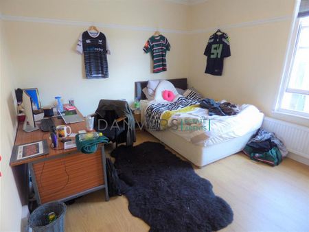 4 bedroom terraced house to rent - Photo 4