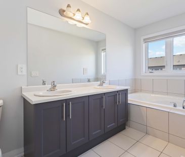 For Lease - 34 Keenan Street, Kawartha Lakes, Ontario - Photo 2