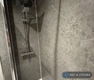 1 bedroom in a house share to rent - Photo 6