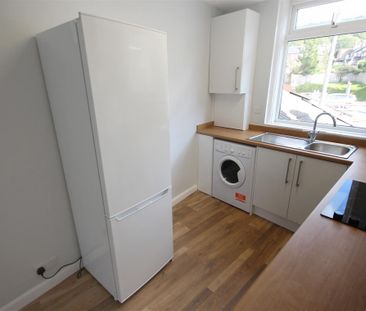 2 Bedroom Flat/Apartment To Let - Photo 4