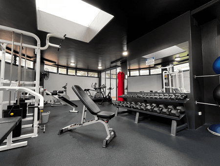 Renovated & Conveniently Located 2 Bedroom Unit - Photo 2