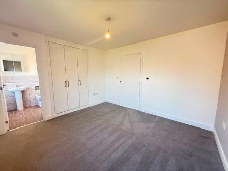 3 bedroom semi-detached house to rent - Photo 2
