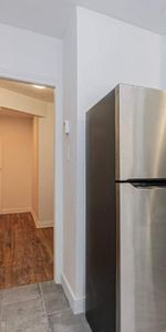 TRES GRAND 3 1/2 - 3485 ELLENDALE - RECEMMENT RENOVE - Photo 3