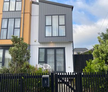 Sunny End Townhouse | 2 Bed | Unbeatable commute - Photo 6