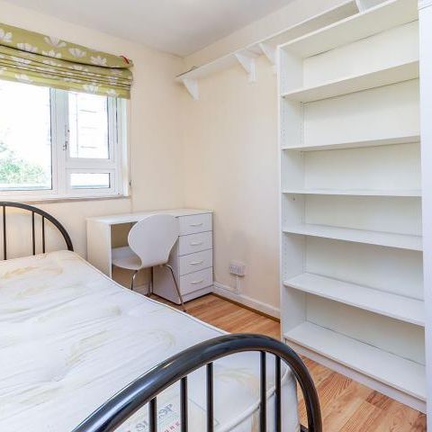 Spacious three double bedroom property perfect for students! - Photo 1