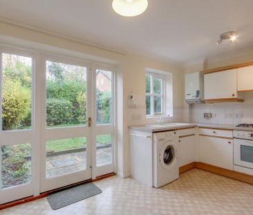 2 bedroom semi-detached house to rent - Photo 6