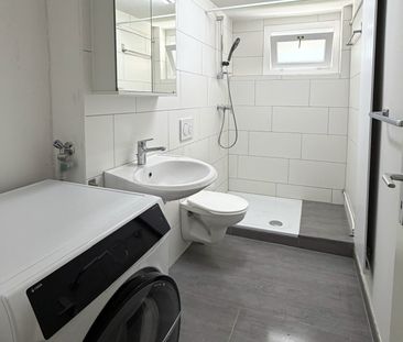 Sonnige Terrasse mit Wiese & grosszügige 3.5 Zimmer Wohnung - Photo 2