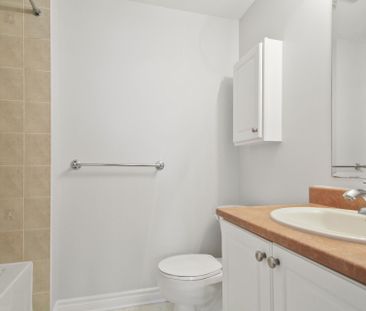 For Lease - 393 Chapman Mills Drive, Barrhaven, Ontario - Photo 5