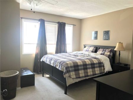 For Lease - 60 Kenneth Hobbs Avenue, Whitby, Ontario - Photo 3