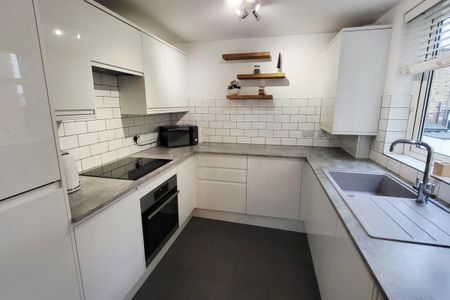 Caledonian Road, London - Photo 5