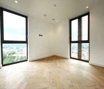 3 Bed Flat, Josephine House, NW10 - Photo 3