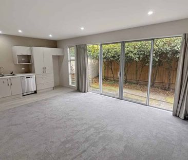 Convenience on Clarence! - Photo 3