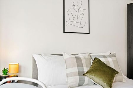 1 bedroom in a house share to rent - Photo 5