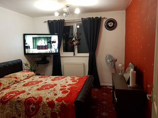 4 bedroom terraced house to rent - Photo 1