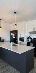 Superbe logement 3 1/2 + bureau à St-Nicolas, 1ier étage, climatisé, 2 STATIONNEMENTS EXTÉRIEURS INCLUS, LIBRE LE 1ier décembre 2025. - Photo 3