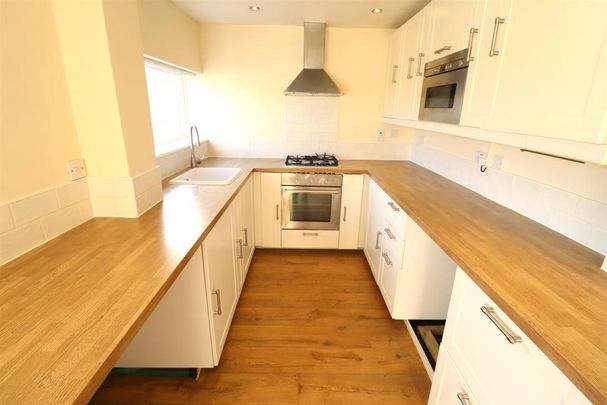 3 bedroom semi-detached house to rent - Photo 1