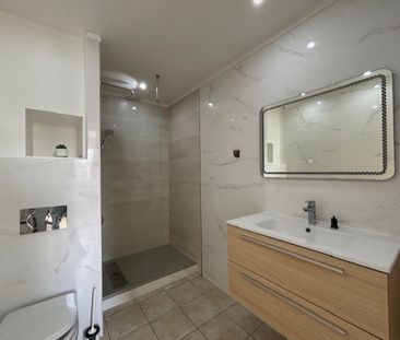 Location Appartement 2 pièces 33m² LES ABYMES 97139 - Photo 5