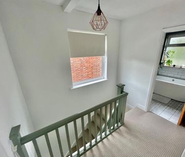 3 bedroom semi-detached house to rent - Photo 3
