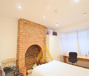 4 bedroom semi-detached house to rent - Photo 4