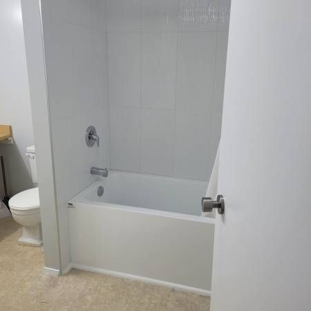 Located close to Downtown 2 Bedroom Apt - Photo 3