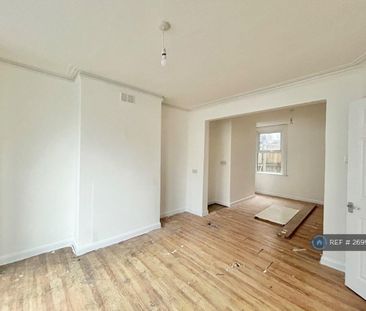 3 bedroom end of terrace house to rent - Photo 6