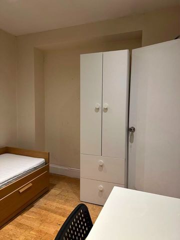 Room in a Shared House, The Burroughs, NW4 - Photo 2