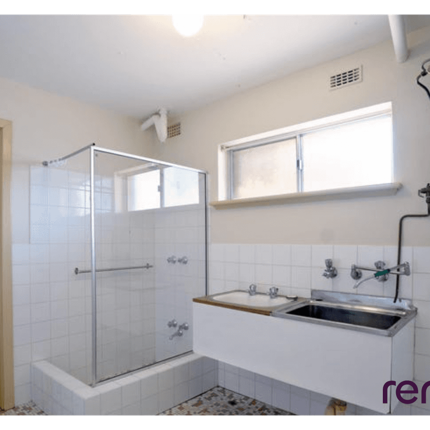 EASY CARE LIVING - Photo 1