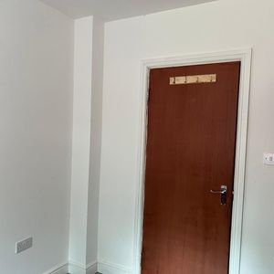 Room in a Shared House, Hampton Road, IG1 - Photo 2