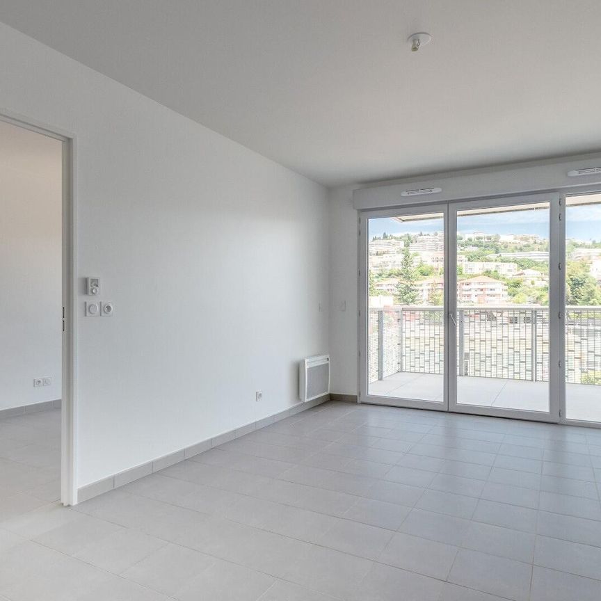 location Appartement T3 DE 61.95m² À NICE - Photo 1