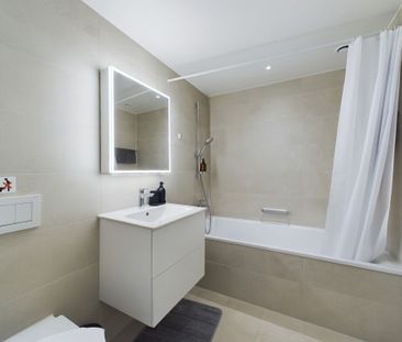 Moderne 5.5-Zimmer Wohnung in Neuhausen - möbliert - Photo 4