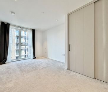 2 Cedrus Avenue, Southall, London, UB1 - Photo 4