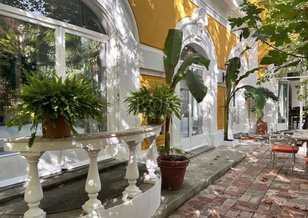 Villa-Parioli: Beautiful independent house with large private garden and terraces. Spacious living, formal dining, study-music room, sun room, 5 bedrooms, 4 bathrooms, parking. rif 163