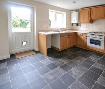 2 bedroom terraced house to rent - Photo 4