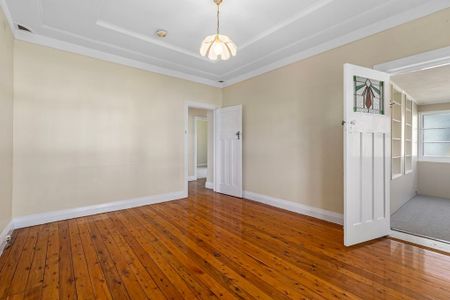 Full Brick Home & Granny Flat in Hurstville Public School Catchment - Photo 2