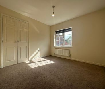 3 bedroom semi-detached house to rent - Photo 2