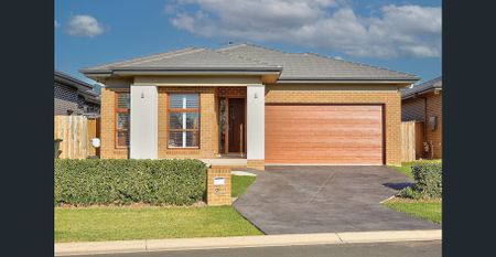Spacious Family Home - Photo 2