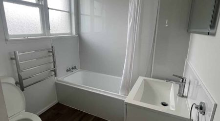 Two Bedroom Home - Large Section - Roslyn - Photo 5