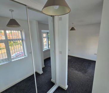 2 bedroom semi-detached house to rent - Photo 3