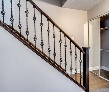 For Lease - 1039 Cedarglen Gate Unit# 28, Mississauga, Ontario - Photo 1