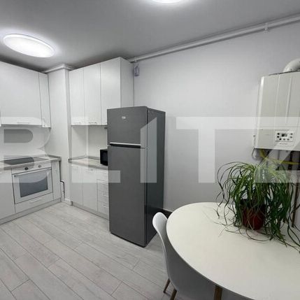 Apartament cu o camera, 35 mp, zona Golden Tulip, pet friendly - Photo 1