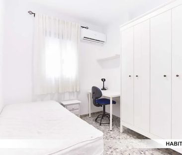 Plaza del Aljarafe, Sevilla, Andalusia 41005 - Photo 1