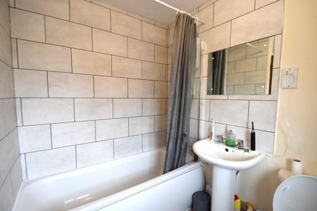 1 bedroom semi-detached house to rent - Photo 4