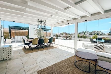 4 Bedroom Apartment For Rent in Puerto Banús, Málaga - Photo 3