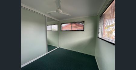 Convenient City Fringe Living - Photo 4